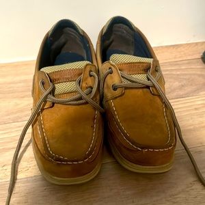 Boys Sperry size 5.5